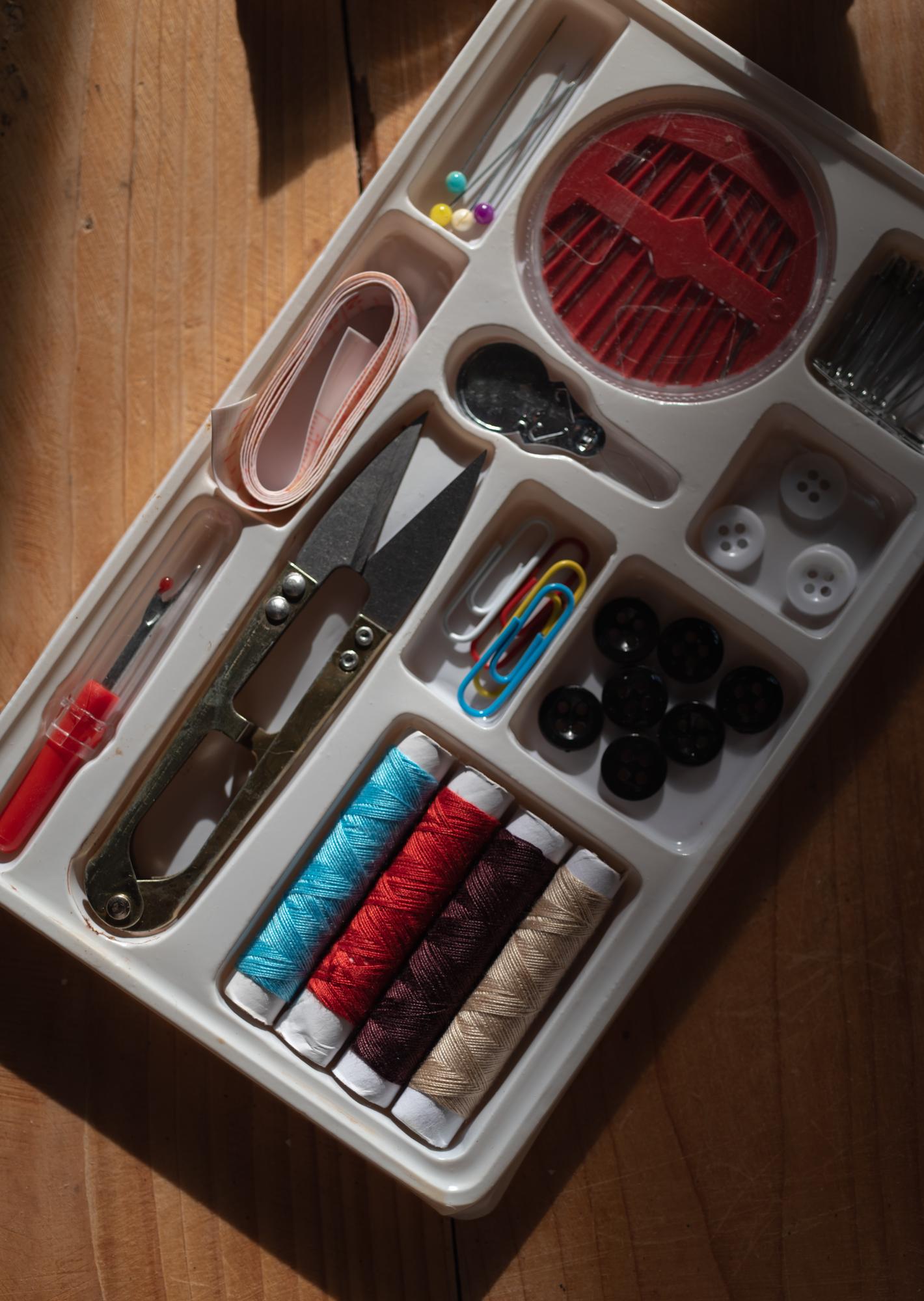 Close-up thread selection and needles